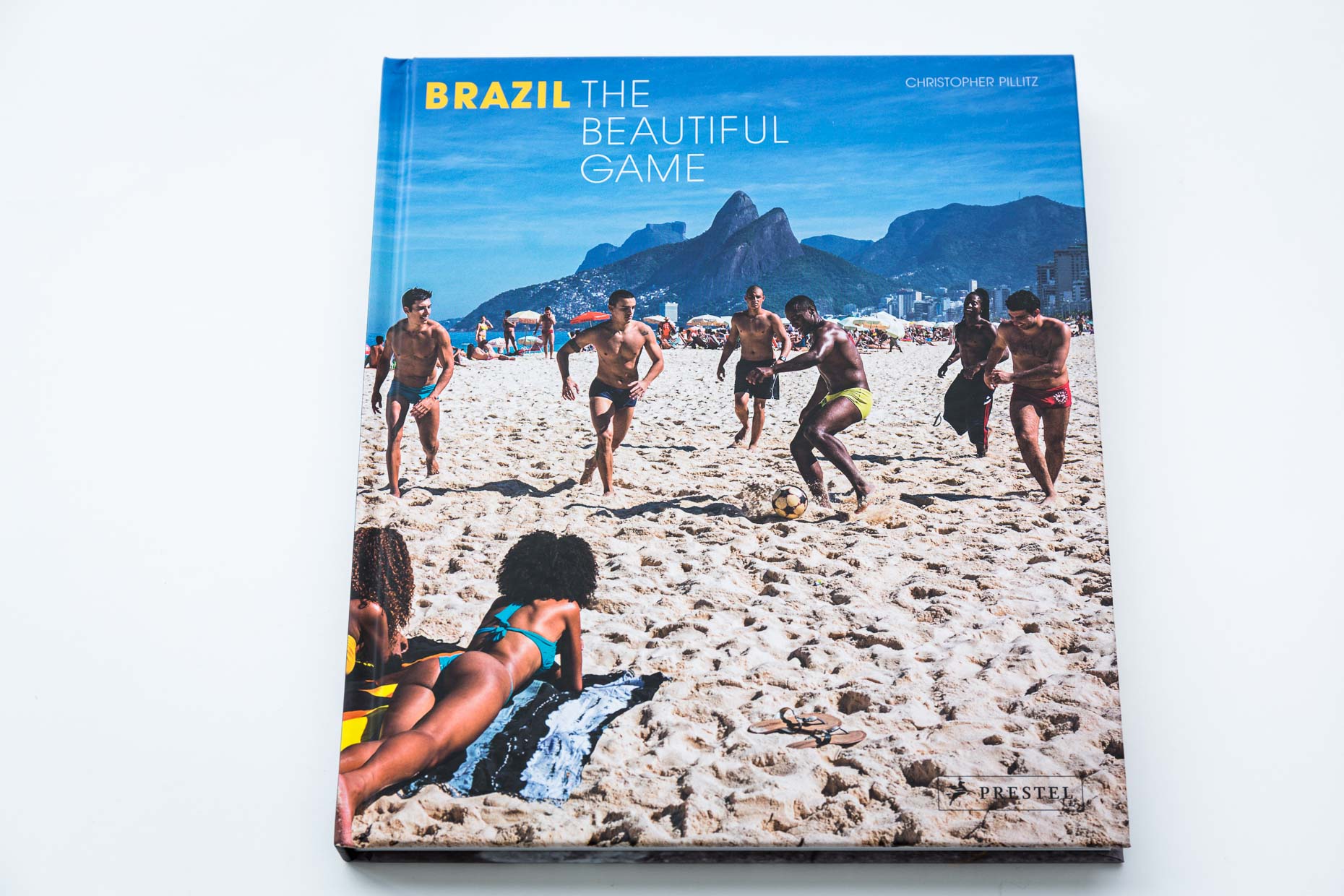 NewWebsite_2018_Books_Brazil_TheBeautifulGame_001