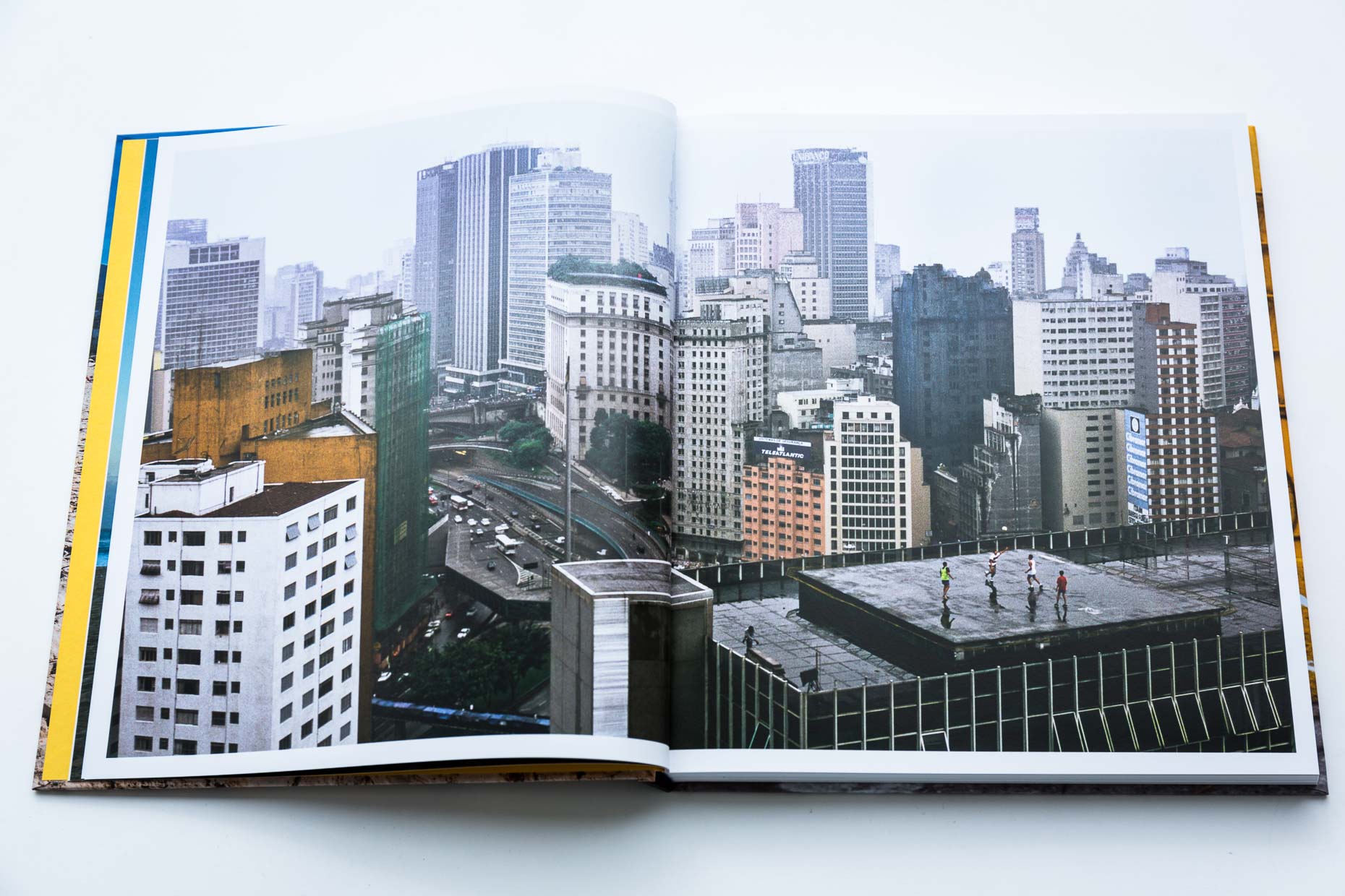 NewWebsite_2018_Books_Brazil_TheBeautifulGame_005