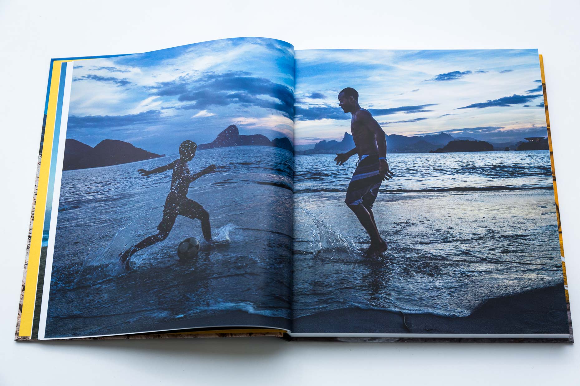 NewWebsite_2018_Books_Brazil_TheBeautifulGame_006